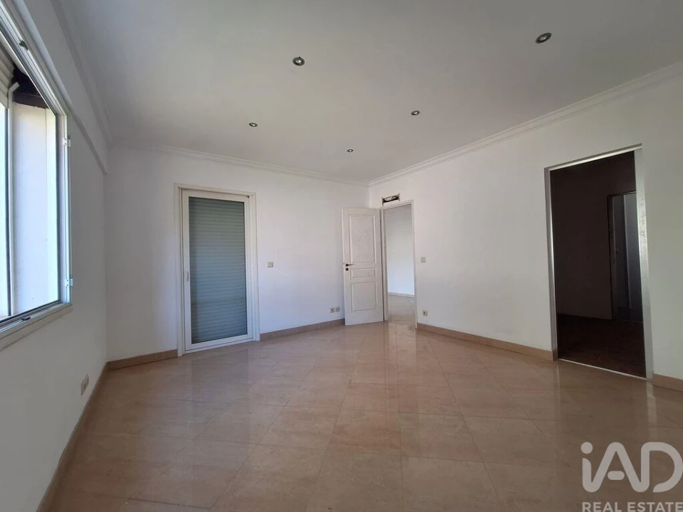 Moradia T4 para Venda em Além da Ribeira e Pedreira Foto 13