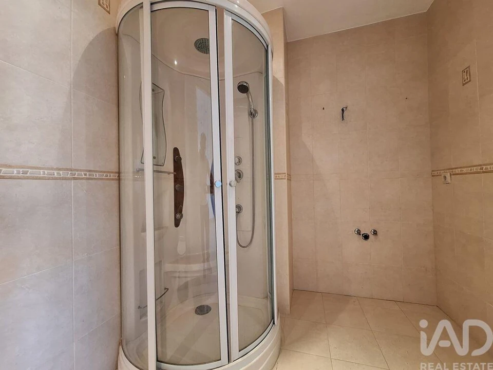 Moradia T4 para Venda em Além da Ribeira e Pedreira Foto 22