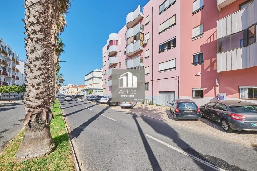 Apartamento T1 para Venda em Costa da Caparica Foto 11