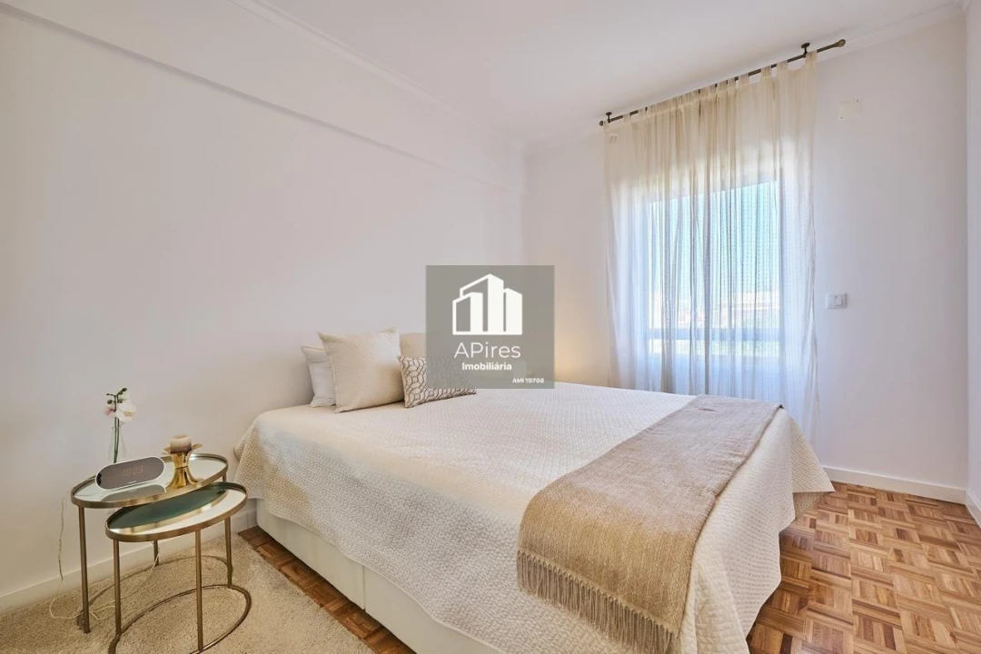 Apartamento T1 para Venda em Costa da Caparica Foto 4