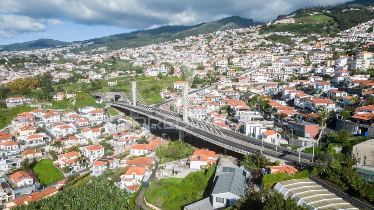 Moradia T2 para Venda em Funchal (São Pedro) Foto 5