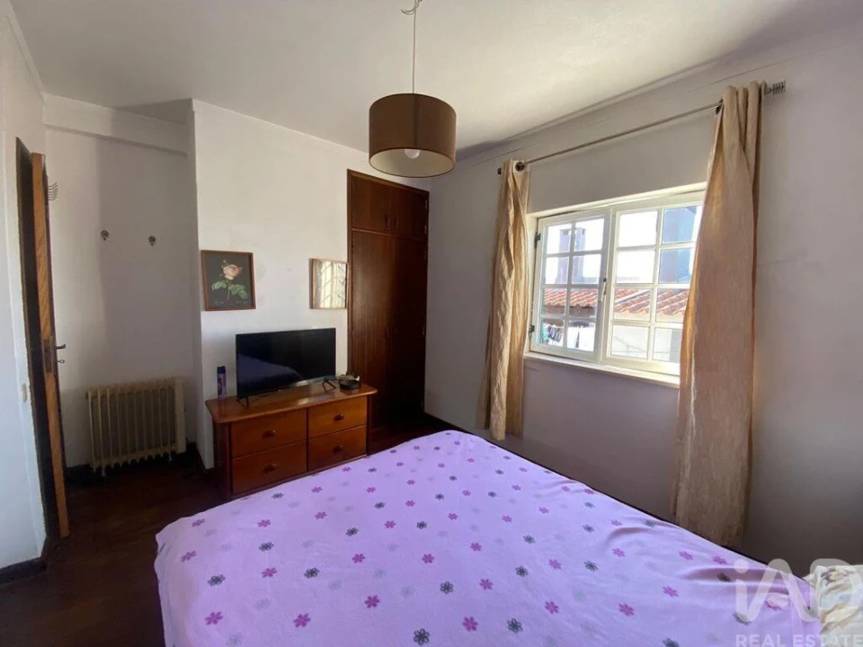 Moradia T3 para Venda em Atouguia da Baleia Foto 12