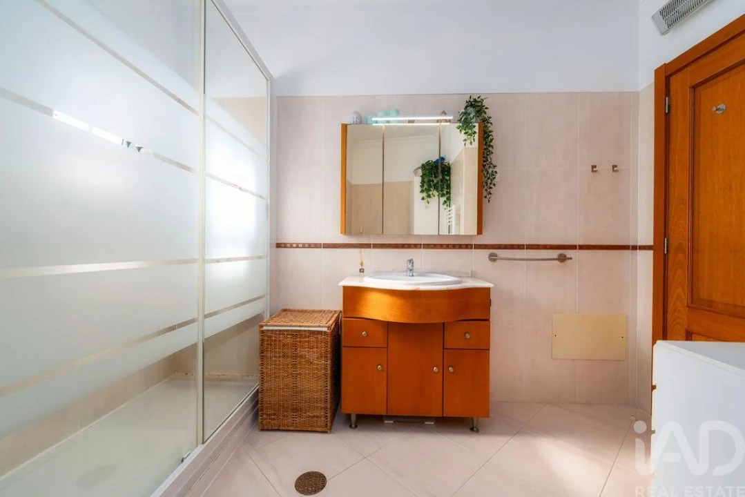 Apartamento T2 para Venda em Quarteira Foto 15