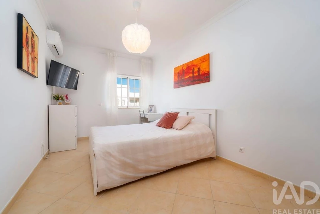 Apartamento T2 para Venda em Quarteira Foto 20