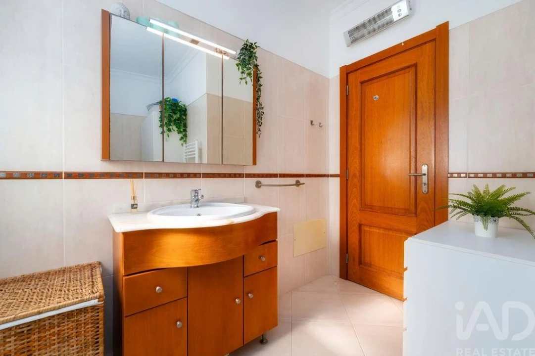 Apartamento T2 para Venda em Quarteira Foto 16