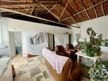 Moradia T5 para Venda em Lagos (São Sebastião e Santa Maria)