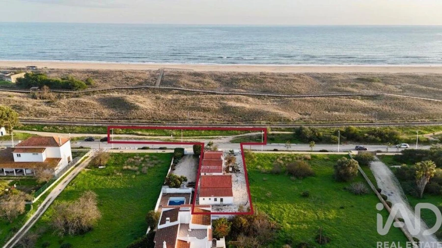 Moradia T5 para Venda em Lagos (São Sebastião e Santa Maria) Foto 4