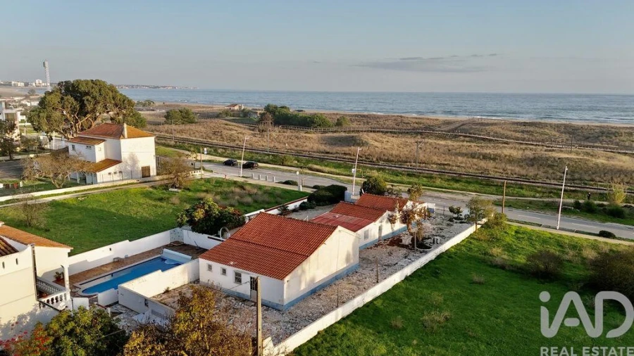 Moradia T5 para Venda em Lagos (São Sebastião e Santa Maria) Foto 3