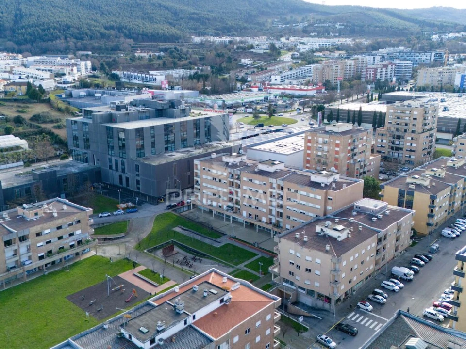 Apartamento T3 para Venda em Nogueira, Fraião e Lamaçães Foto 1