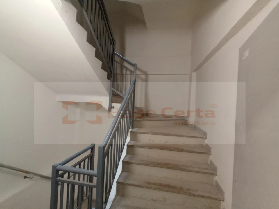 Apartamento T3 para Venda em Vialonga Foto 6