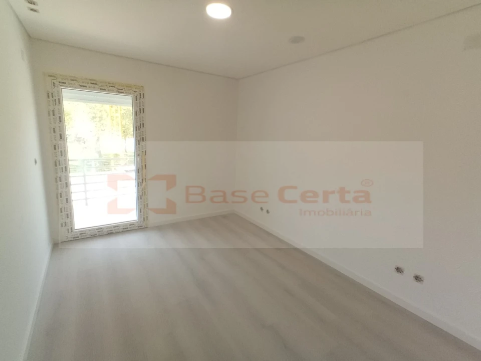 Apartamento T3 para Venda em Vialonga Foto 18