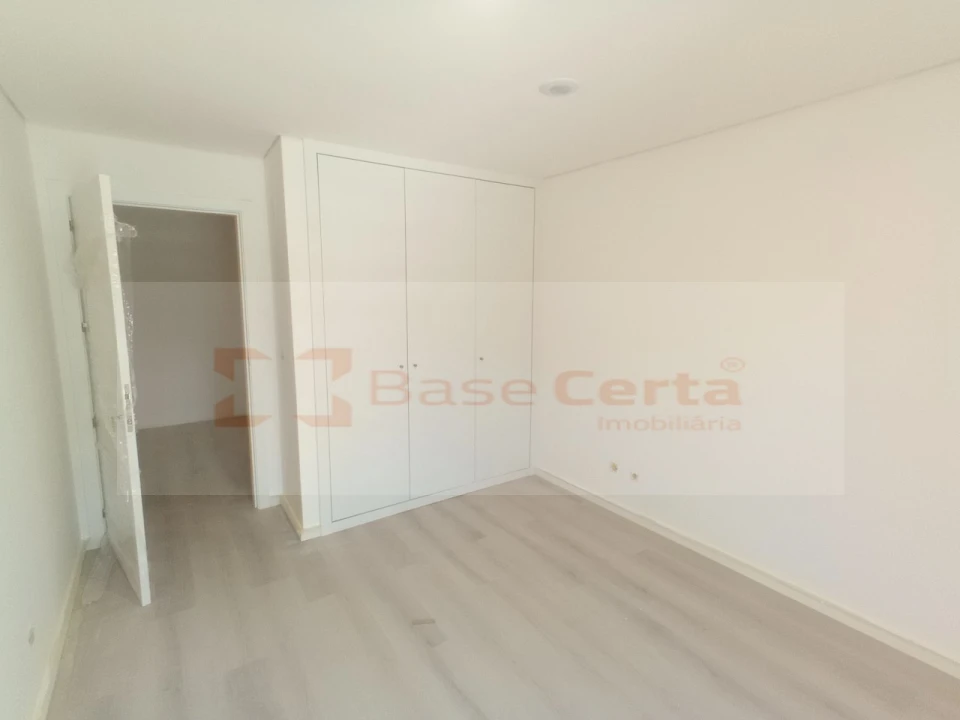 Apartamento T3 para Venda em Vialonga Foto 26