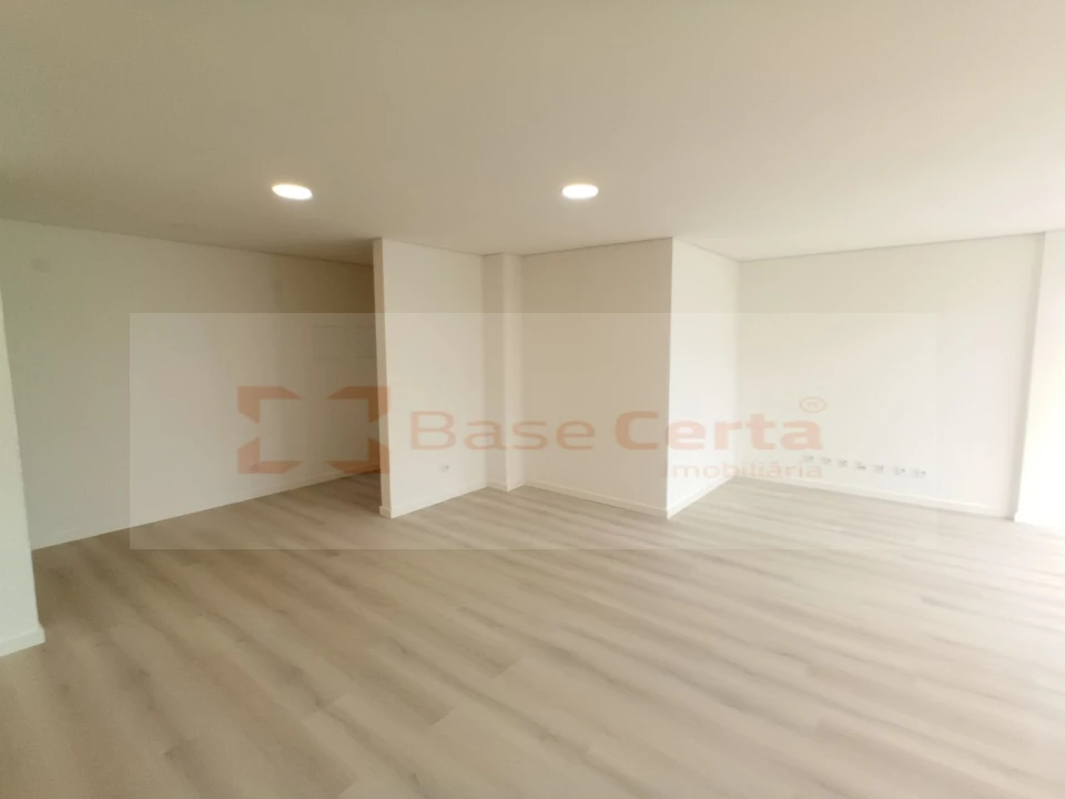 Apartamento T3 para Venda em Vialonga Foto 5