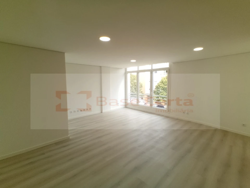 Apartamento T3 para Venda em Vialonga Foto 3