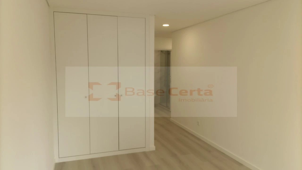 Apartamento T3 para Venda em Vialonga Foto 25