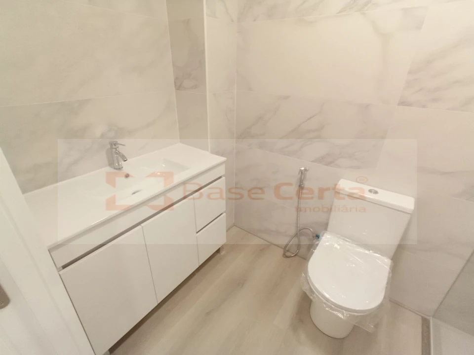 Apartamento T3 para Venda em Vialonga Foto 38