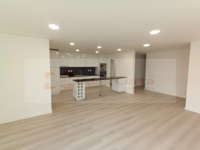 Apartamento T3 para Venda em Vialonga Foto 2