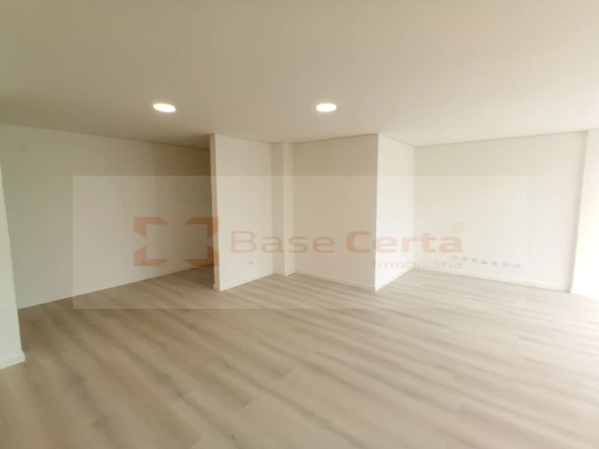 Apartamento T3 para Venda em Vialonga Foto 5