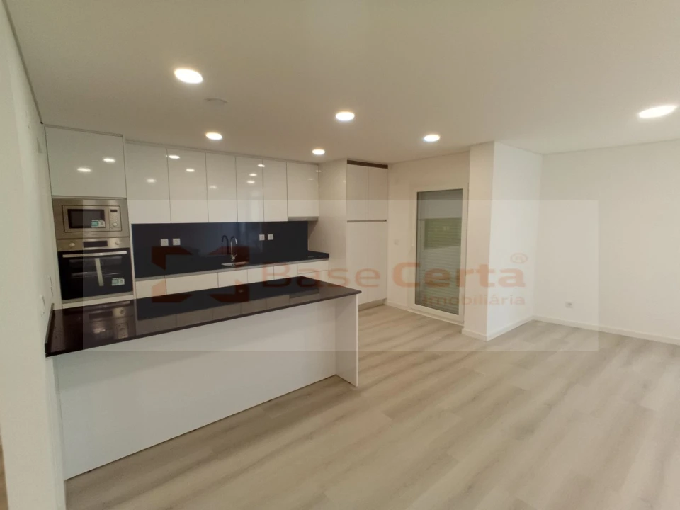 Apartamento T3 para Venda em Vialonga Foto 3