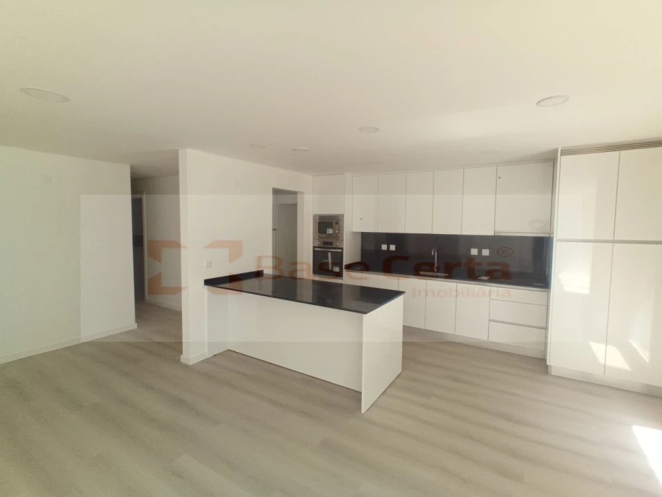 Apartamento T3 para Venda em Vialonga Foto 3