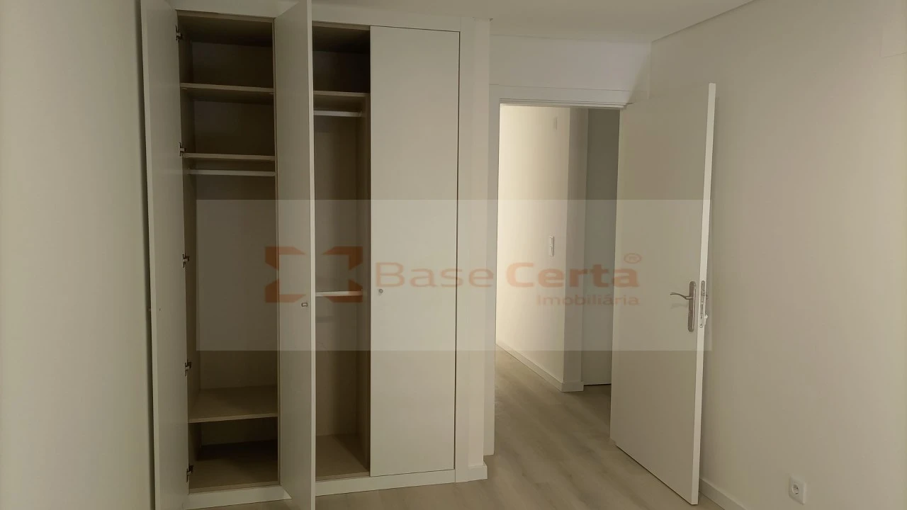 Apartamento T3 para Venda em Vialonga Foto 31