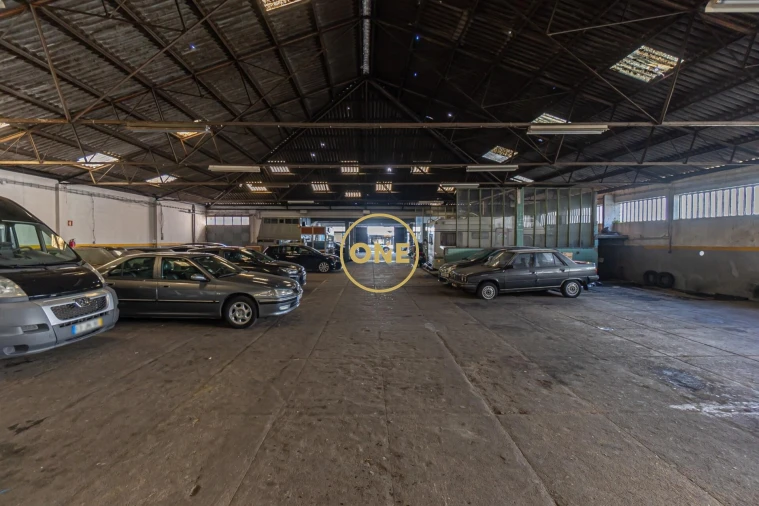 Armazém para Venda em Paranhos Foto 3