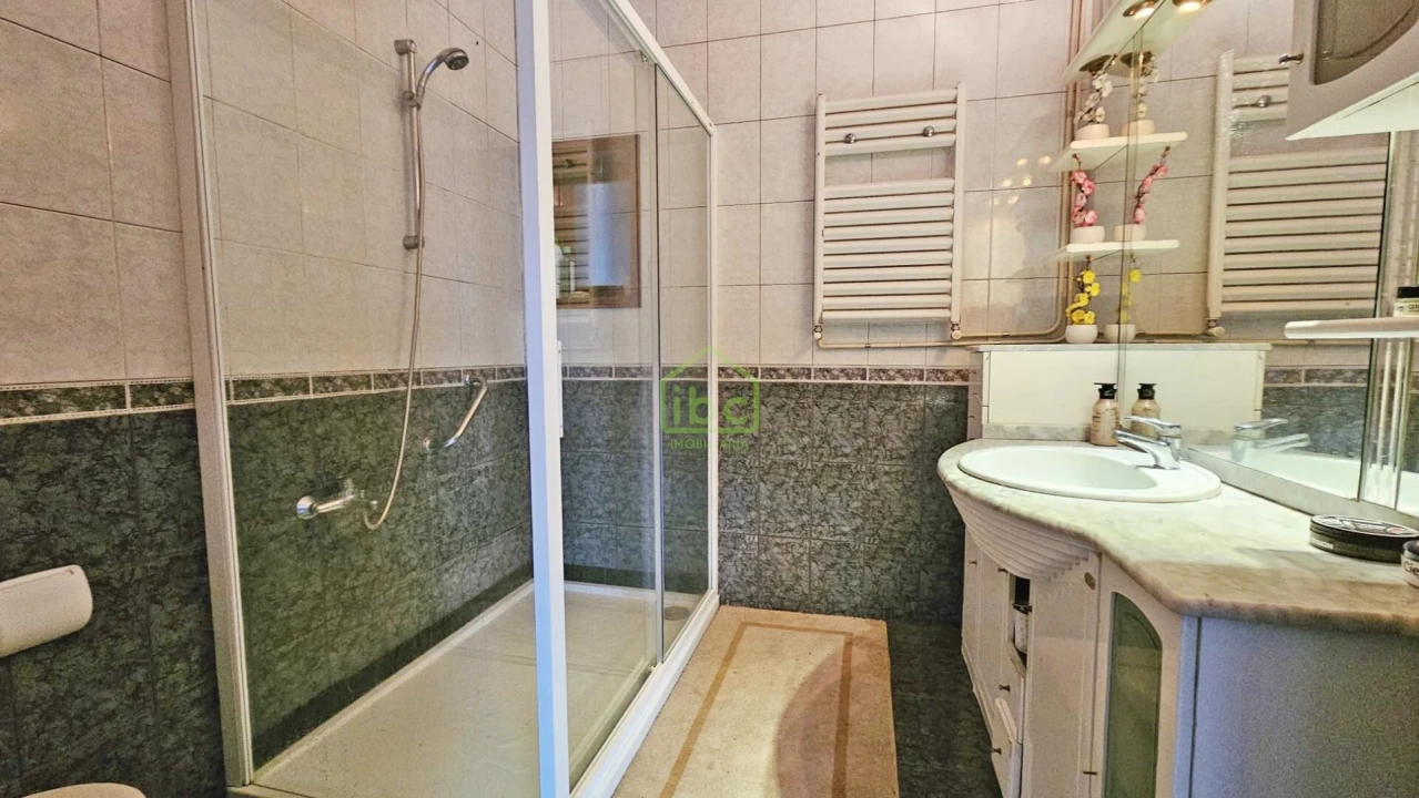 Moradia T4 para Venda em Retorta e Tougues Foto 3