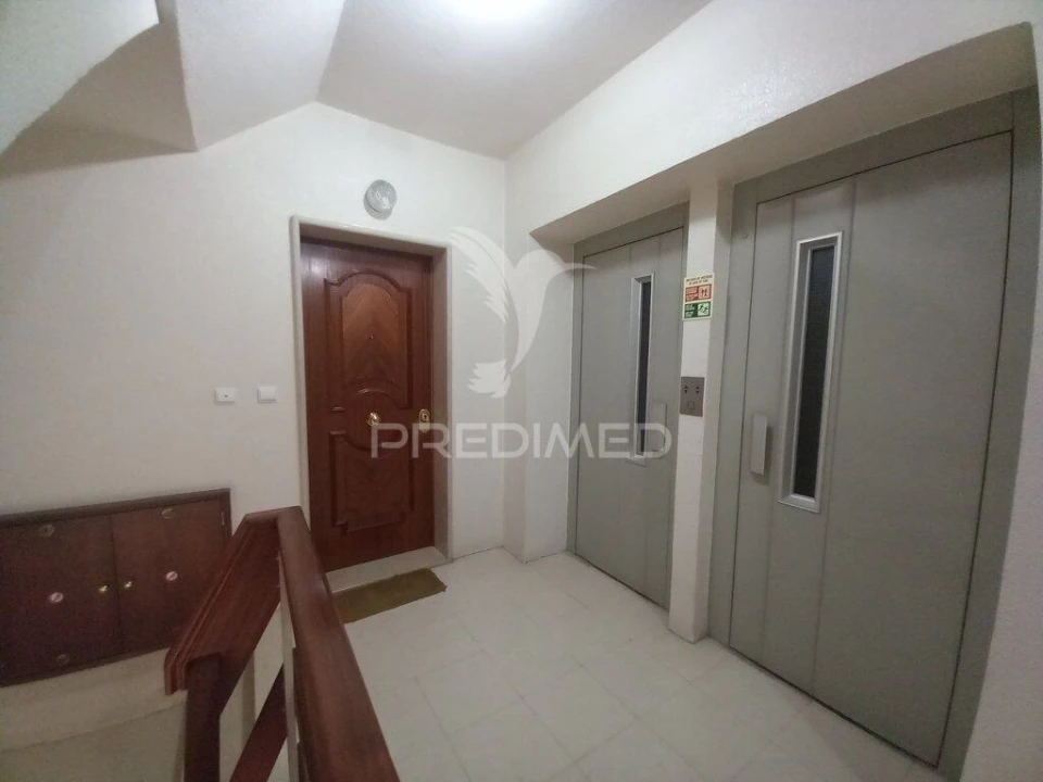 Apartamento T2 para Venda em Castanheira do Ribatejo e Cachoeiras Foto 3