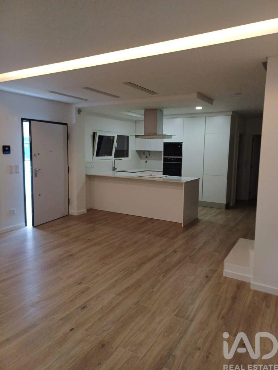 Moradia T3 para Venda em Fernao Ferro Foto 10