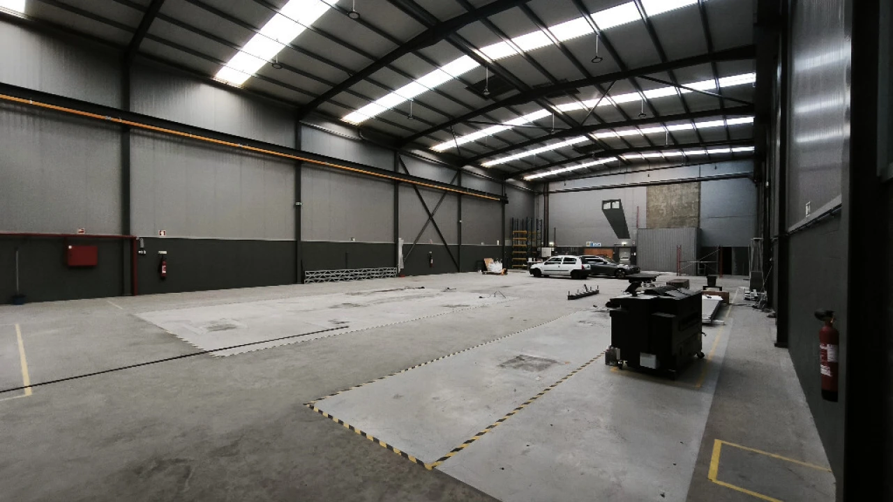 Armazém para Arrendamento em Sandim, Olival, Lever e Crestuma Foto 2