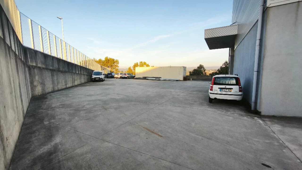 Armazém para Arrendamento em Sandim, Olival, Lever e Crestuma Foto 11