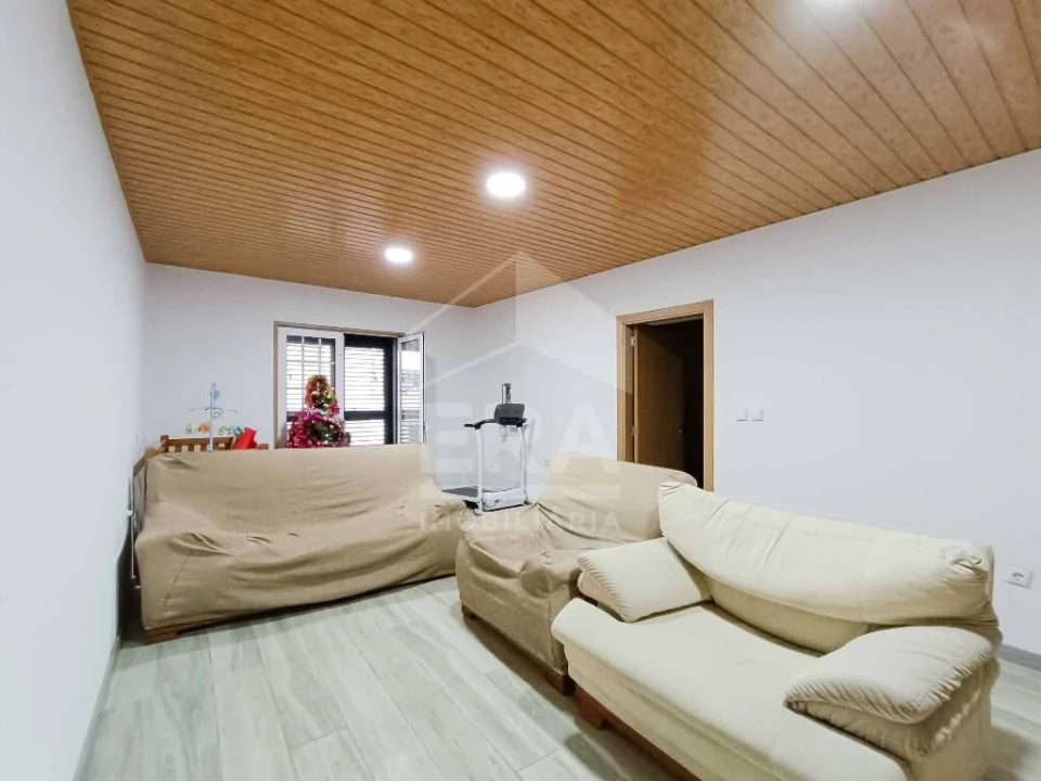 Moradia T2 para Venda em Fermentelos Foto 5