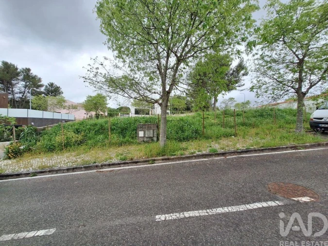 Terreno para Venda em São João das Lampas e Terrugem