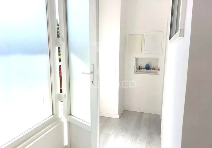 Loja para Venda em Laranjeiro e Feijó Foto 3