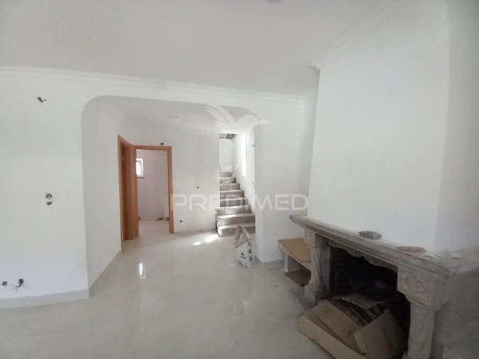 Moradia T5 para Venda em Amora Foto 4