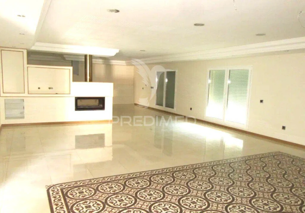 Moradia T7 para Venda em Bidoeira de Cima Foto 9