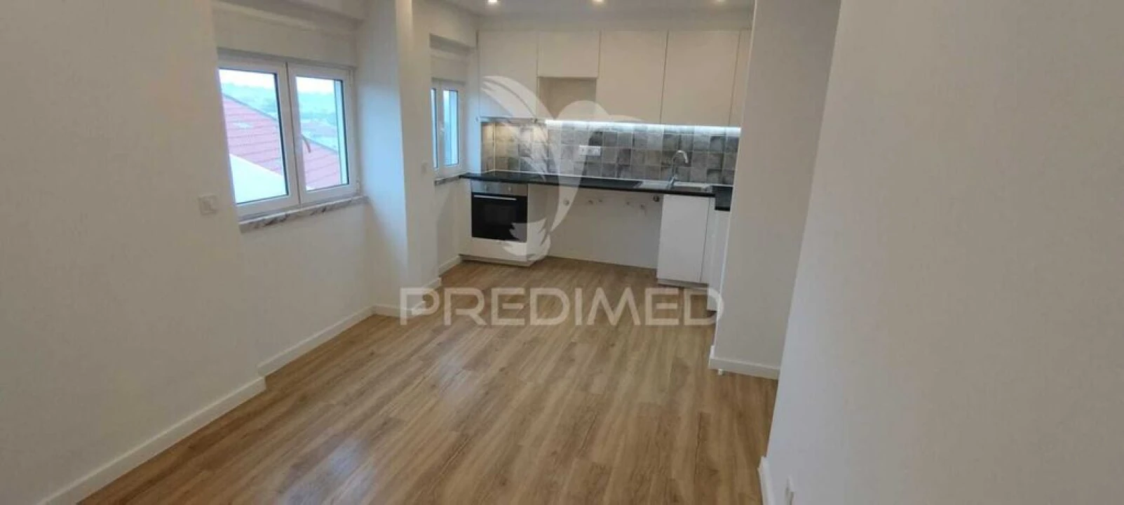 Apartamento T1 para Venda em Porto Salvo Foto 1