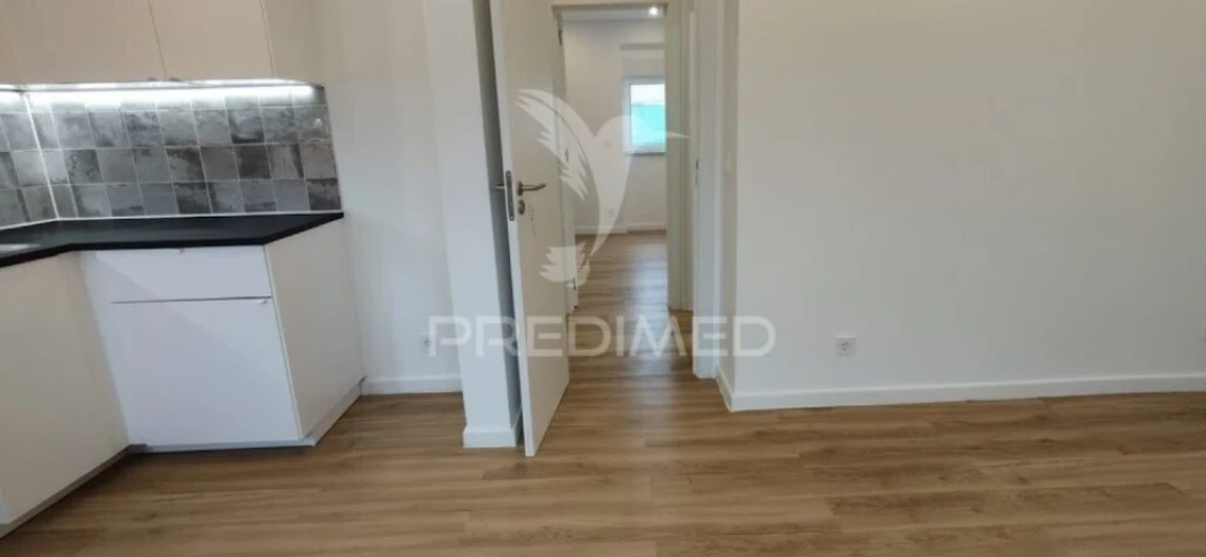 Apartamento T1 para Venda em Porto Salvo Foto 5