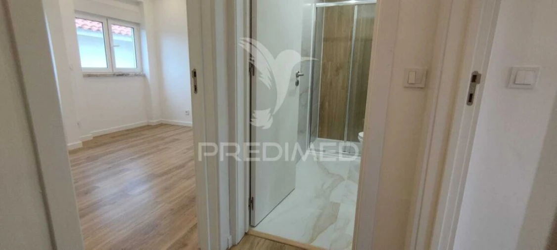 Apartamento T1 para Venda em Porto Salvo Foto 9