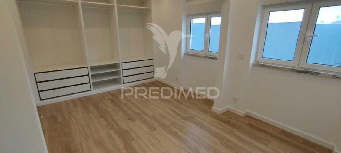 Apartamento T1 para Venda em Porto Salvo Foto 8