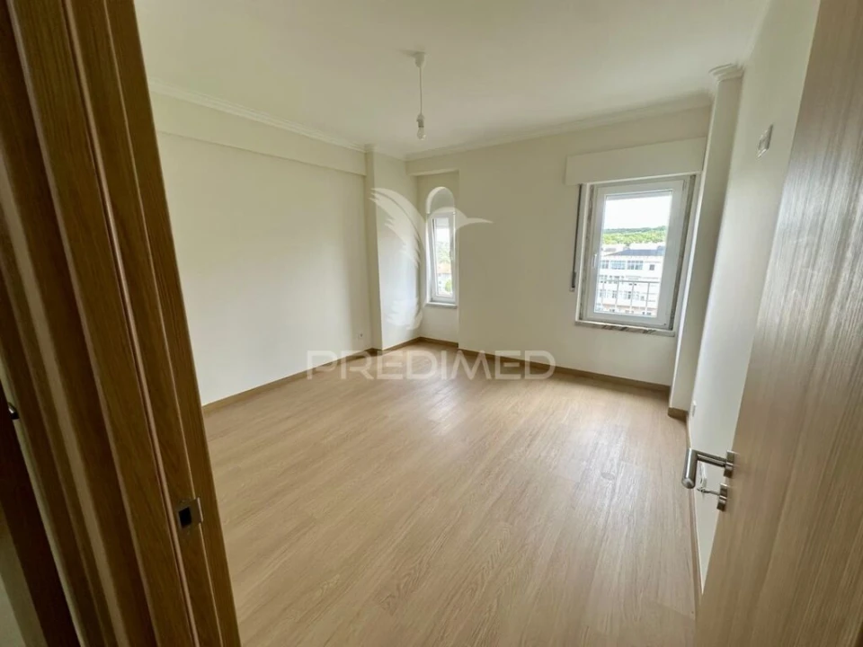 Apartamento T4 para Venda em Barcarena Foto 17