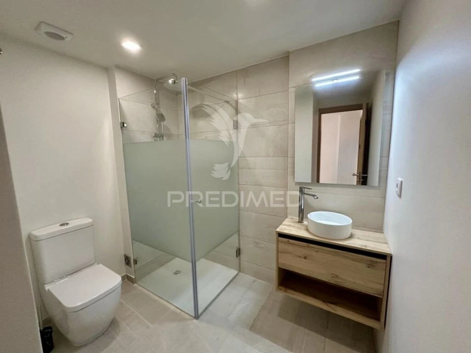 Apartamento T4 para Venda em Barcarena Foto 19