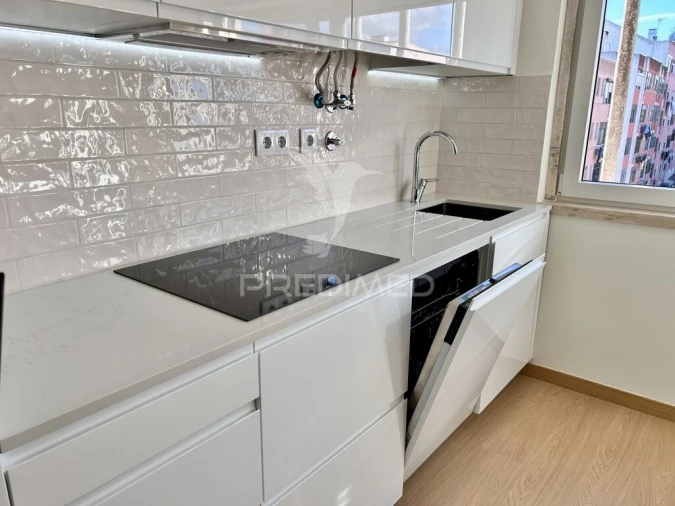 Apartamento T4 para Venda em Barcarena Foto 4