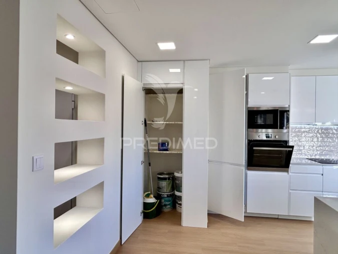 Apartamento T4 para Venda em Barcarena Foto 6