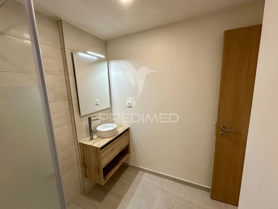 Apartamento T4 para Venda em Barcarena Foto 18