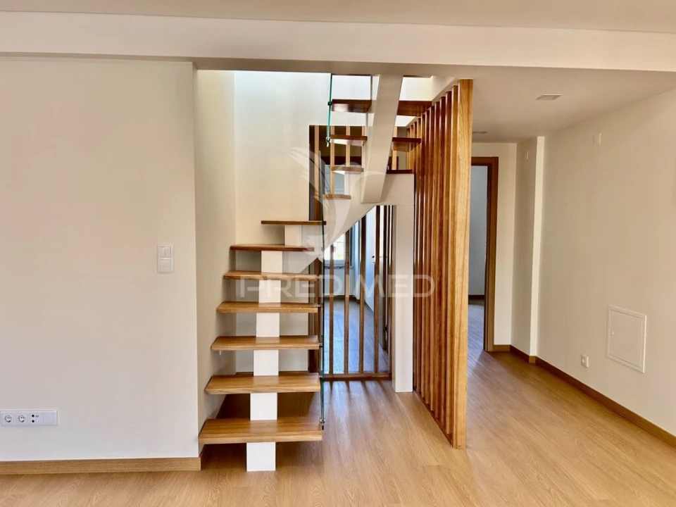 Apartamento T4 para Venda em Barcarena Foto 11