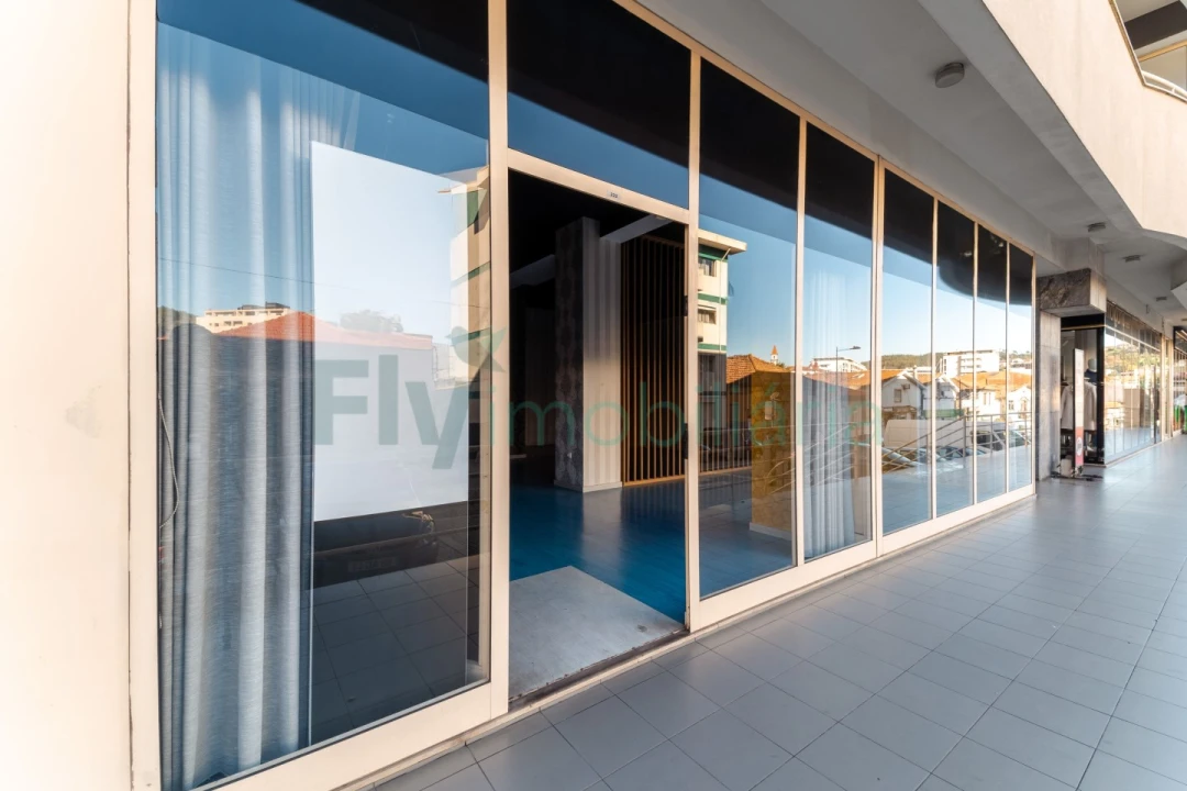 Loja para Venda em Caldas de Vizela (São Miguel e São João) Foto 3