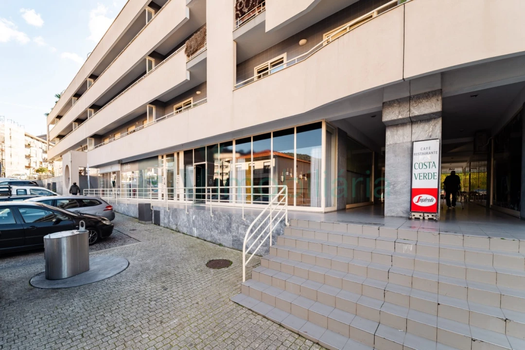 Loja para Venda em Caldas de Vizela (São Miguel e São João) Foto 1