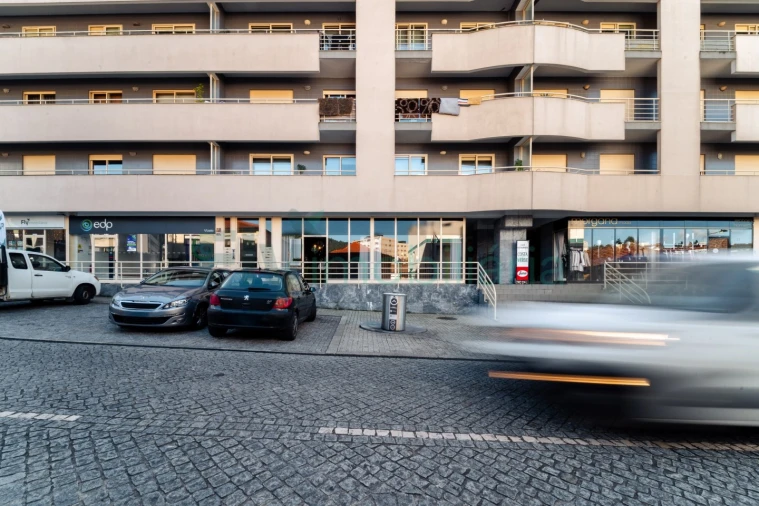 Loja para Venda em Caldas de Vizela (São Miguel e São João) Foto 4