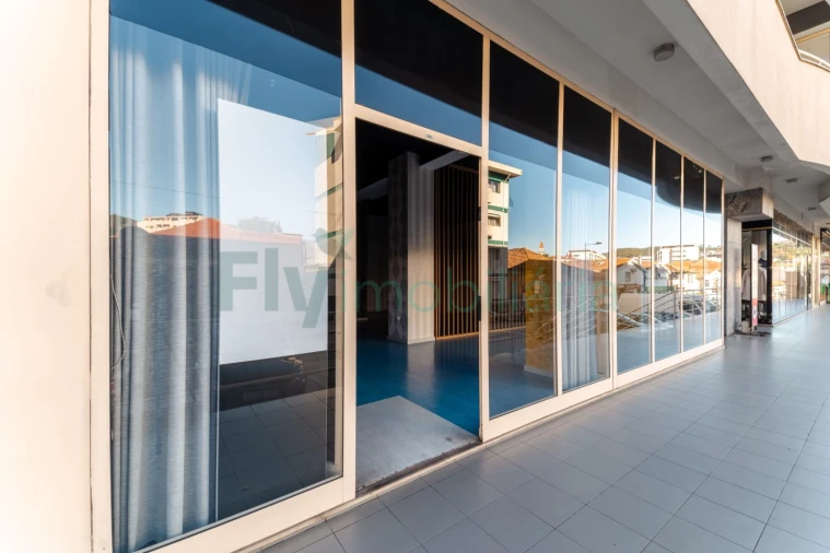 Loja para Venda em Caldas de Vizela (São Miguel e São João) Foto 3